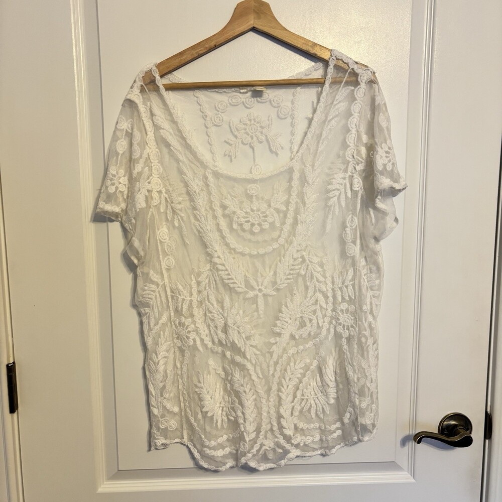 White Floral Embroidered Sheer Lace Short Sleeve Blouse